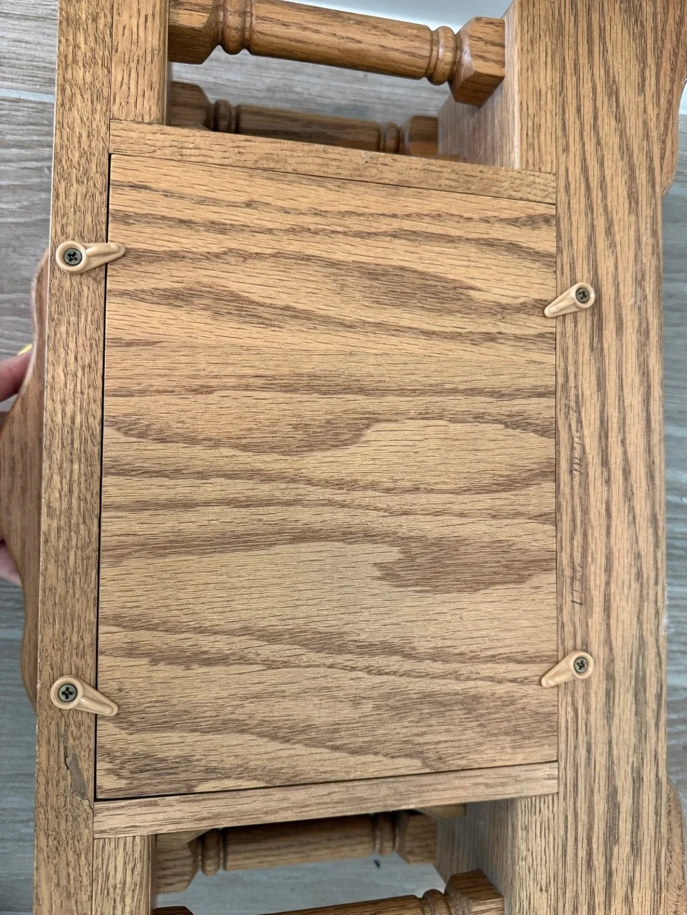 Classic Oak Wood Mantel Clock - Brown
